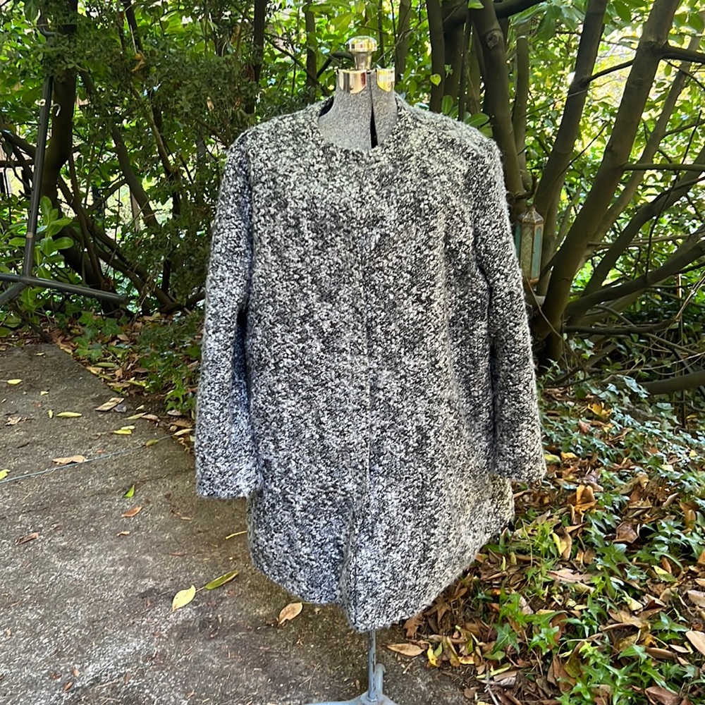 Plus-size Jones New York gray bouclé collarless coat